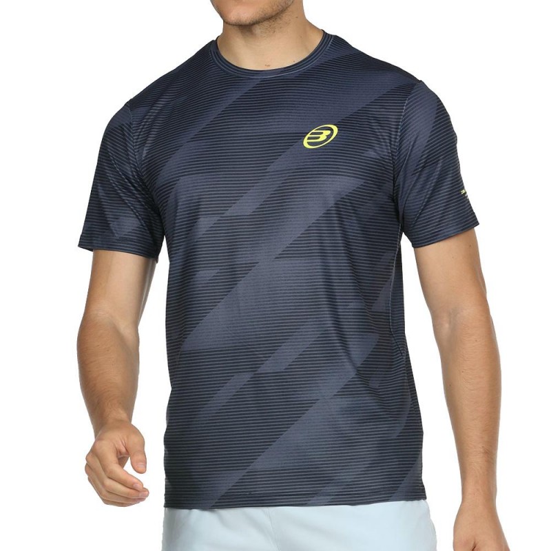 Bullpadel Meder camiseta técnica hombre azul marino con print diagonal y logo amarillo